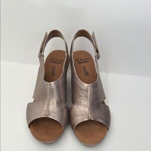 Clarks Women's Pewter Metallic Sandals